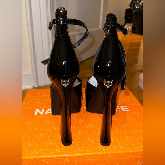 NAKED WOLFE HEELS
STYLE: Daria Black
SIZE: 7US/4UK/37EU - Picture 5 of 6